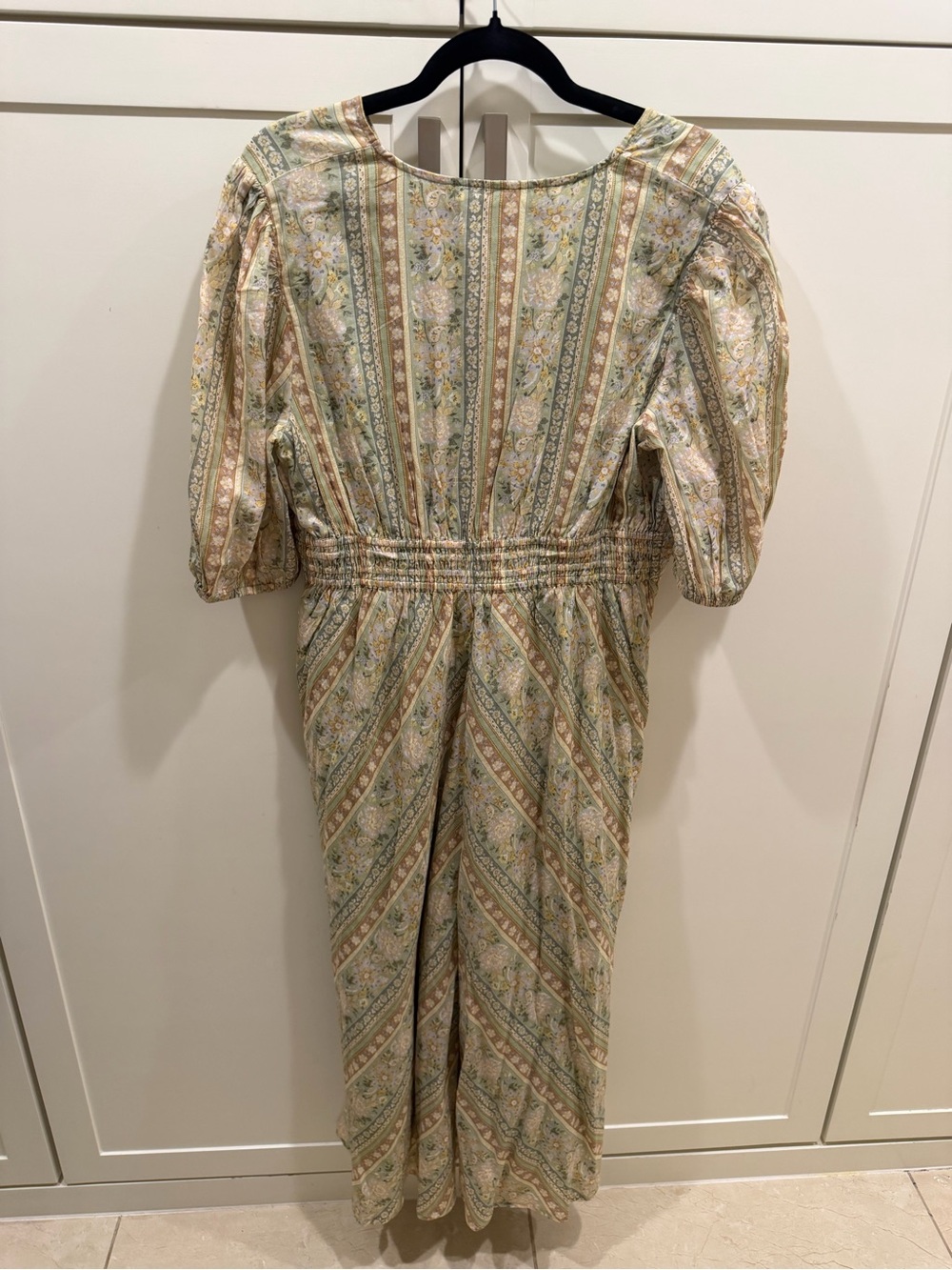 Mille Florencia Dress Pastel Green Floral Maxi Dress V-Neck and Puff Sleeves - Picture 3 of 4